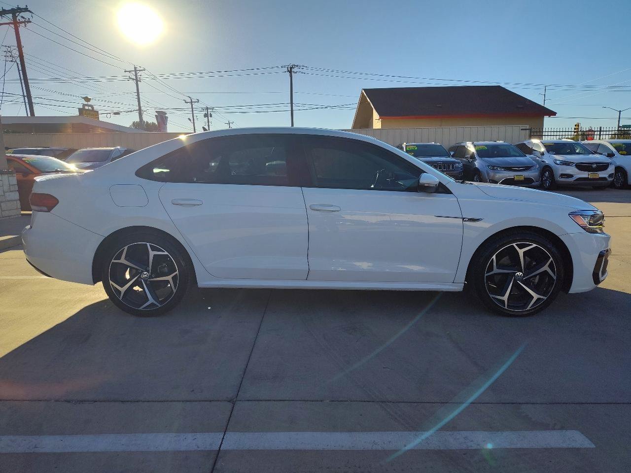 Used 2020 Volkswagen Passat 2.0T R-Line FWD image 3