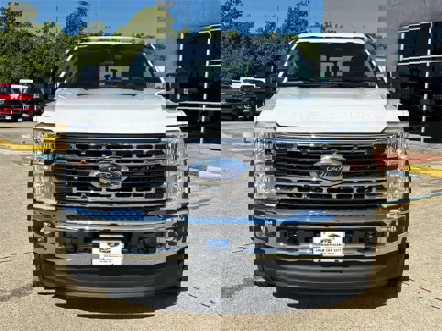 New 2025 Ford F550 4x4 SuperCab Super Duty image 2