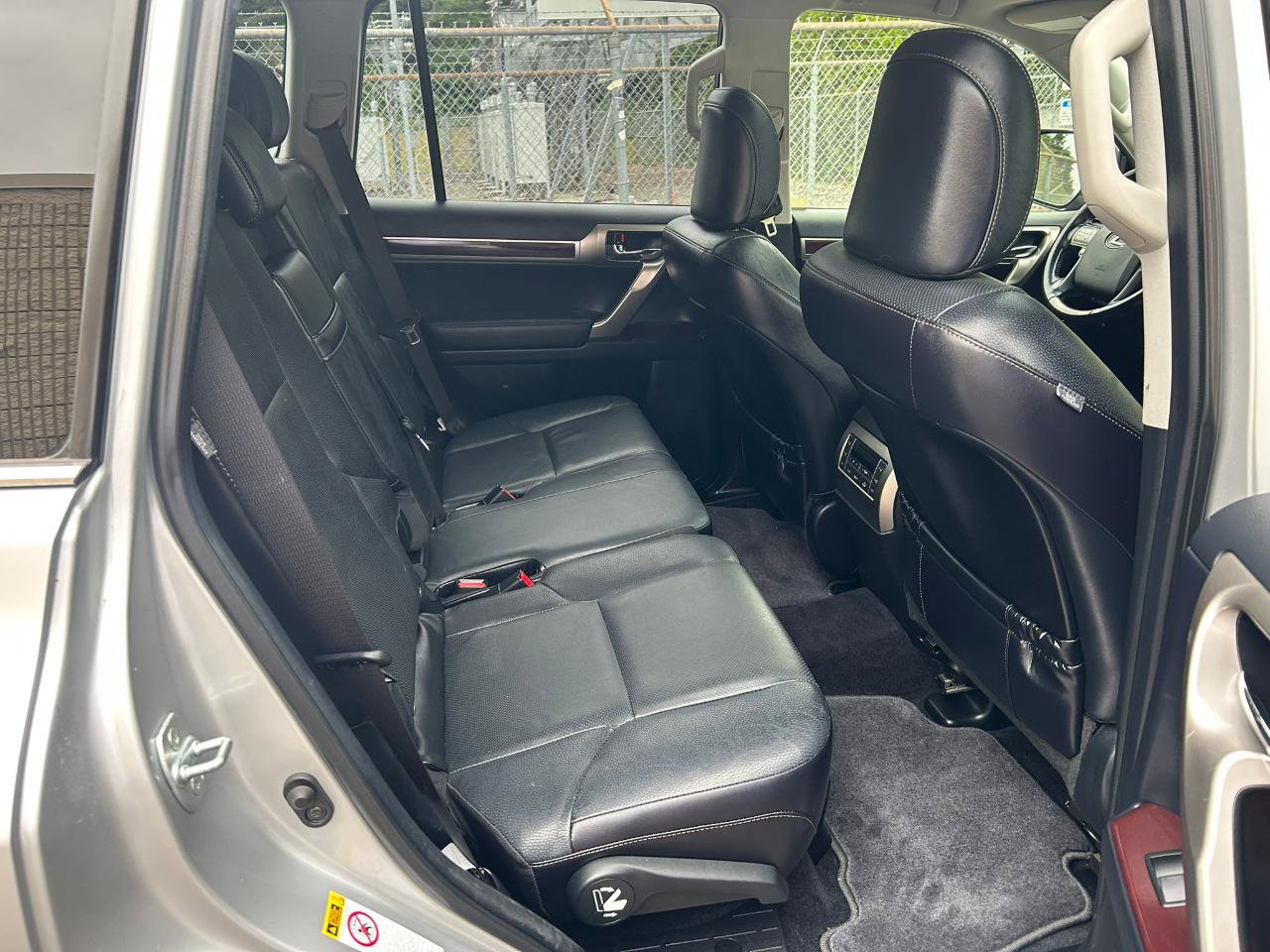 Used 2017 Lexus GX 460 Premium w/ Premium Package AWD/4WD image 18