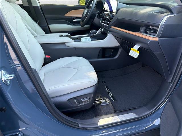 Used 2026 Toyota Grand Highlander FWD image 13