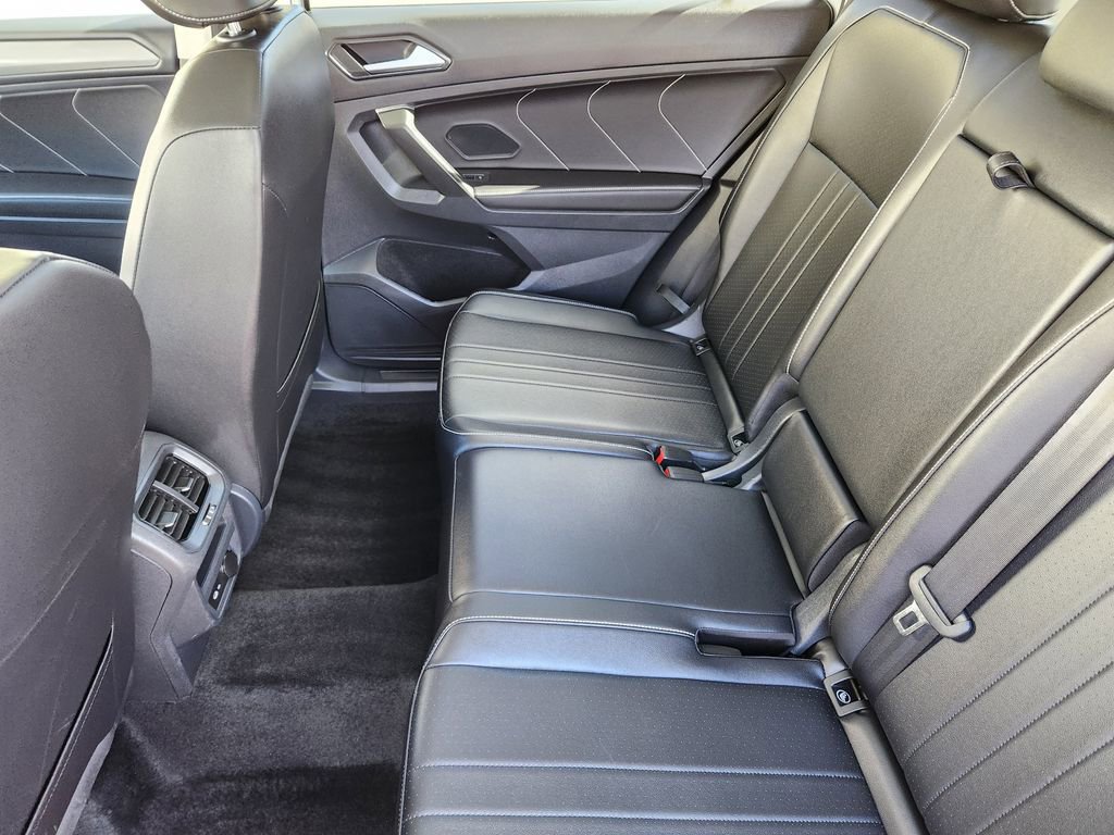 Certified 2024 Volkswagen Tiguan SE image 13