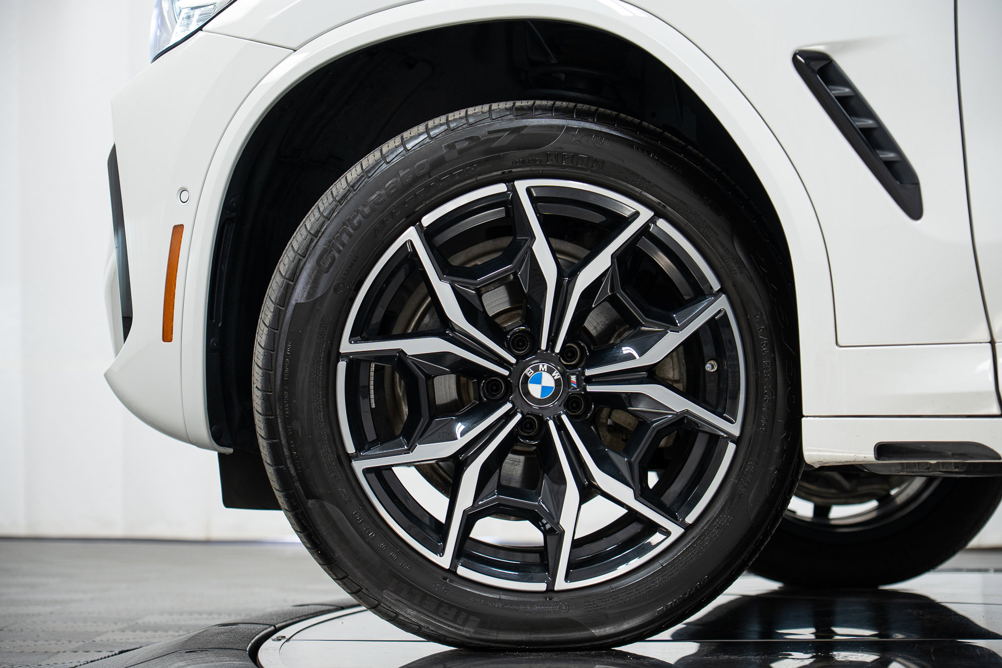 Certified 2024 BMW X3 xDrive30i w/ Premium Package image 26