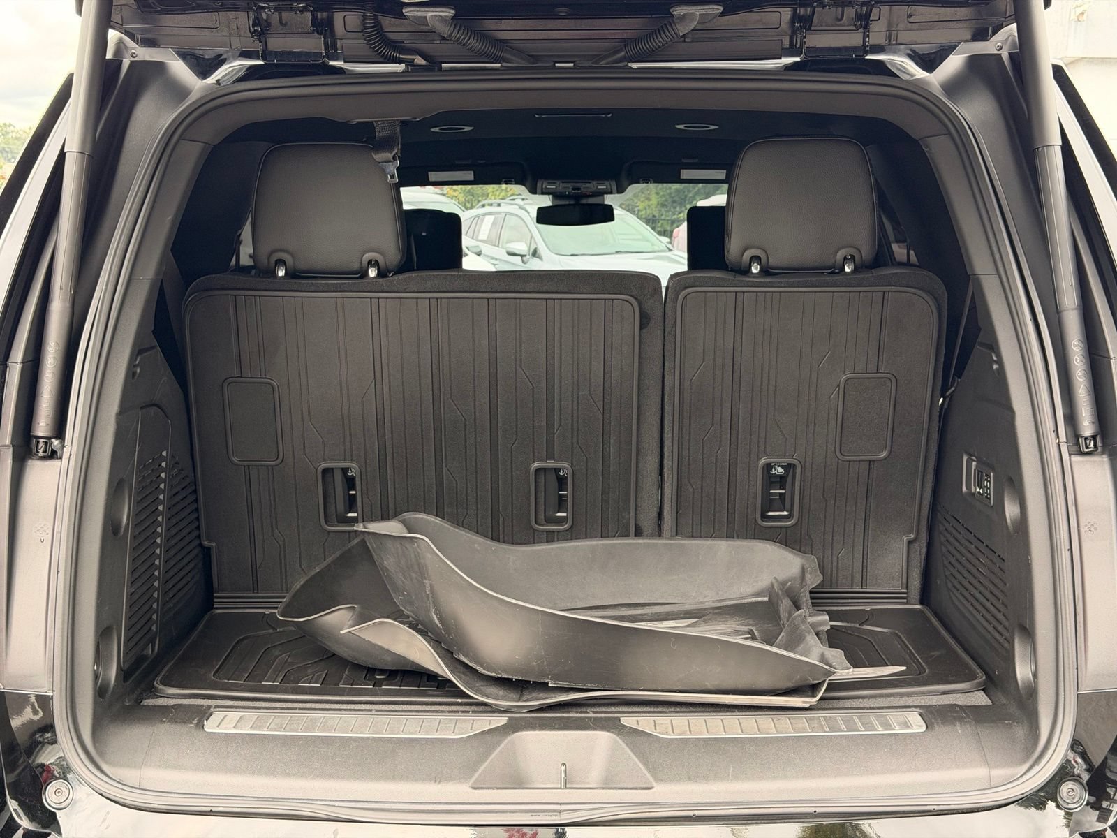 Used 2024 GMC Yukon Denali AWD/4WD image 12