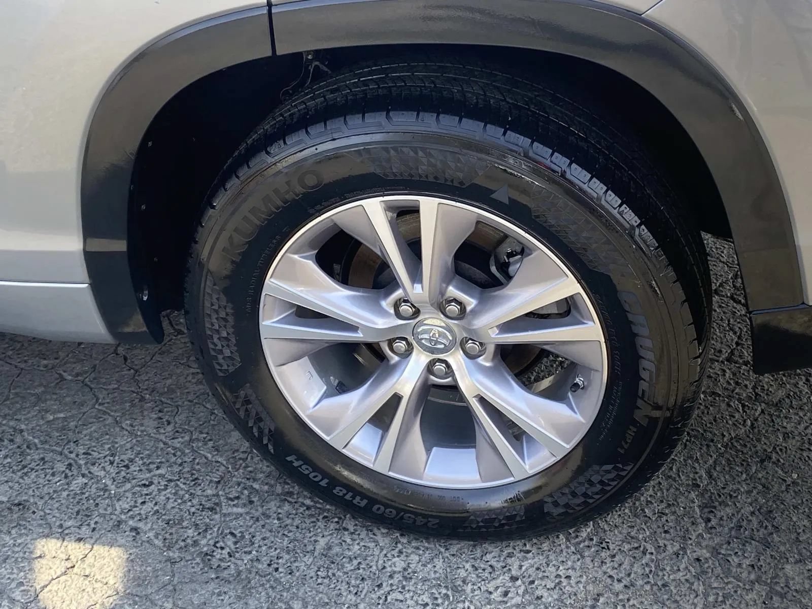 Used 2015 Toyota Highlander Plus FWD image 7