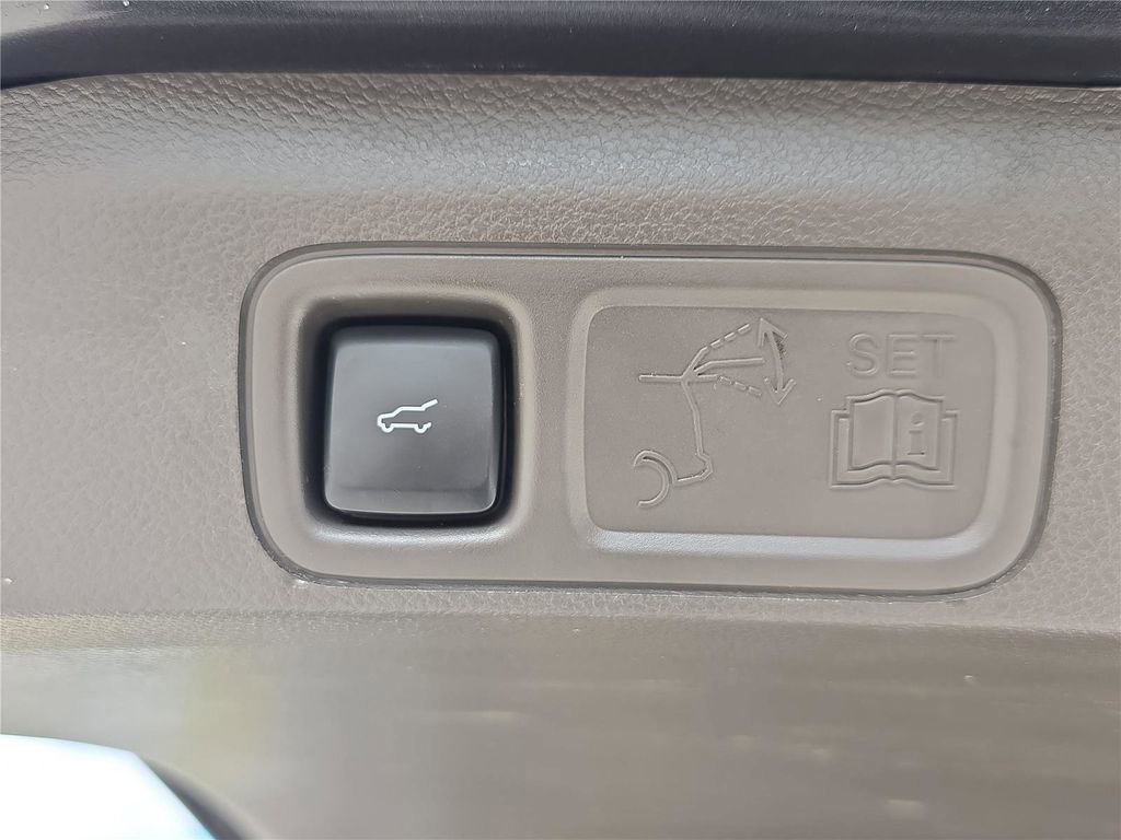 Used 2024 Lincoln Navigator Reserve image 12