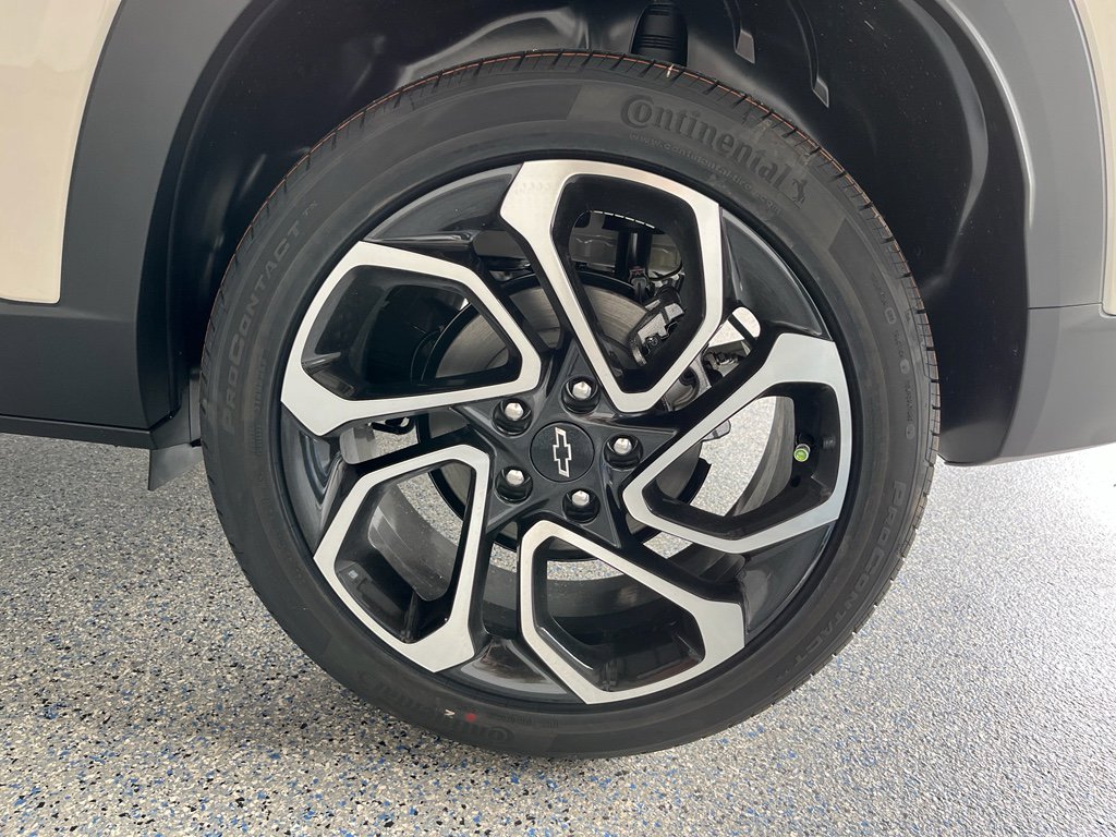 New 2026 Chevrolet Trax RS w/ Sunroof Package FWD image 34