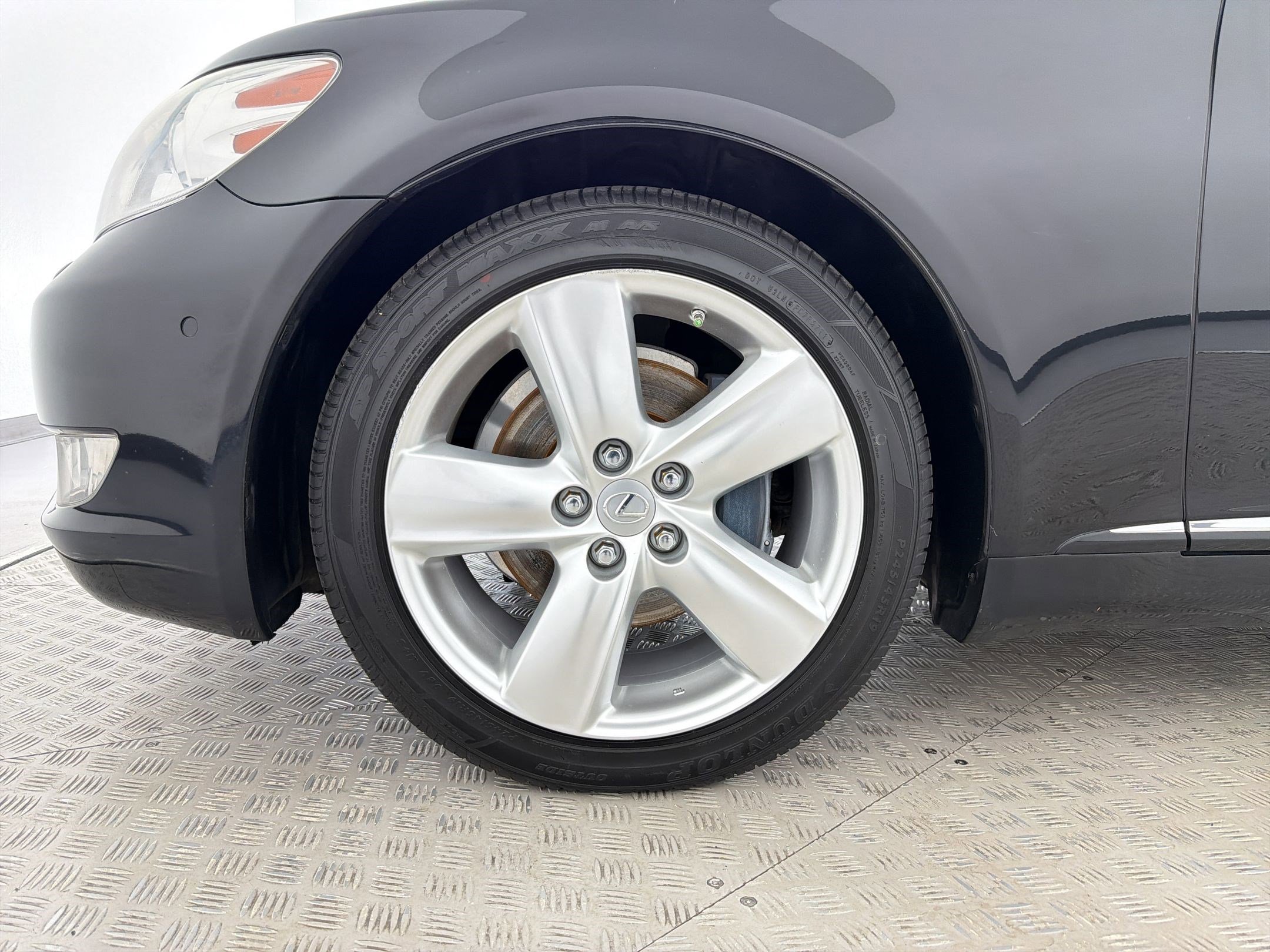 Used 2011 Lexus LS 460 L w/ Luxury Pkg image 11