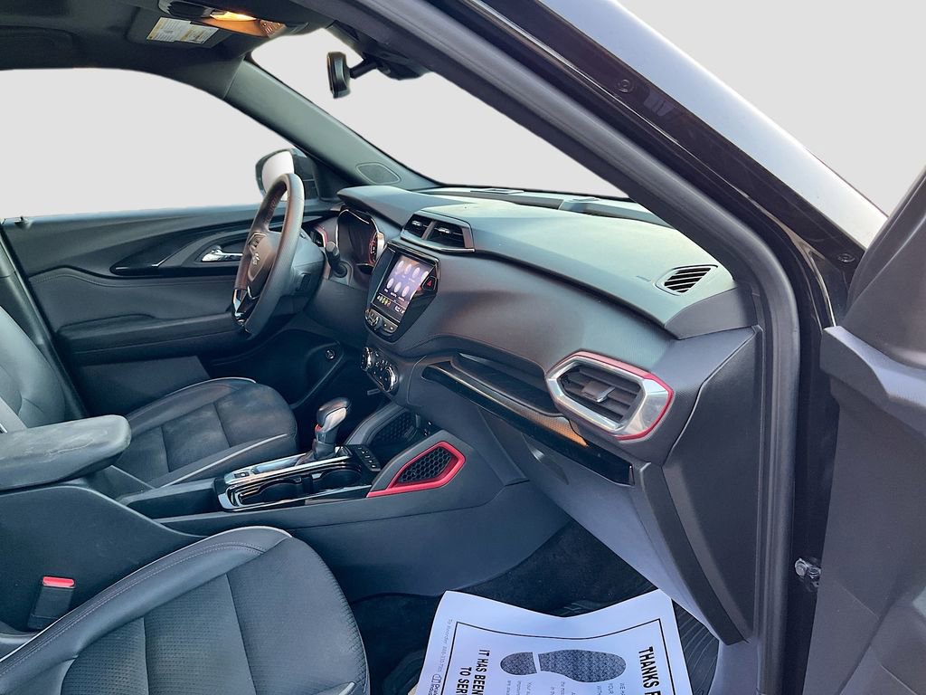 Used 2023 Chevrolet TrailBlazer RS w/ Sun and Liftgate Package image 28