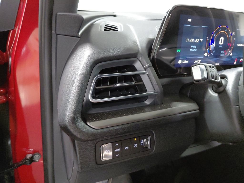 New 2026 Chevrolet Traverse LT w/ Driver Confidence Package image 32