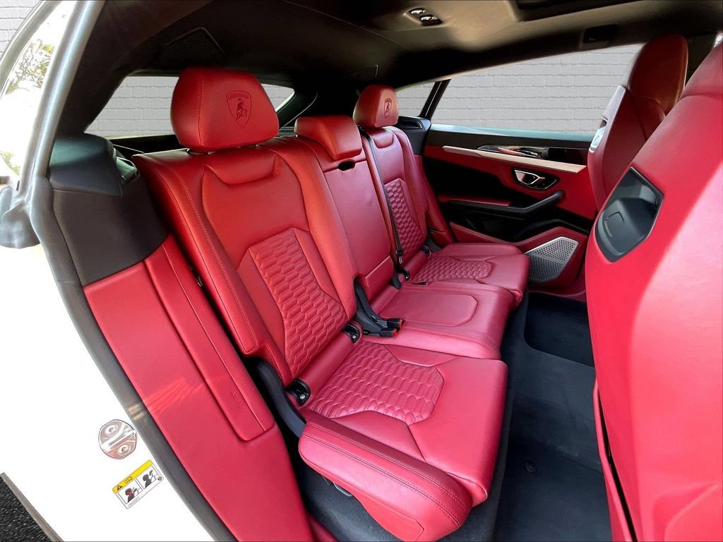 Used 2022 Lamborghini Urus AWD/4WD image 22
