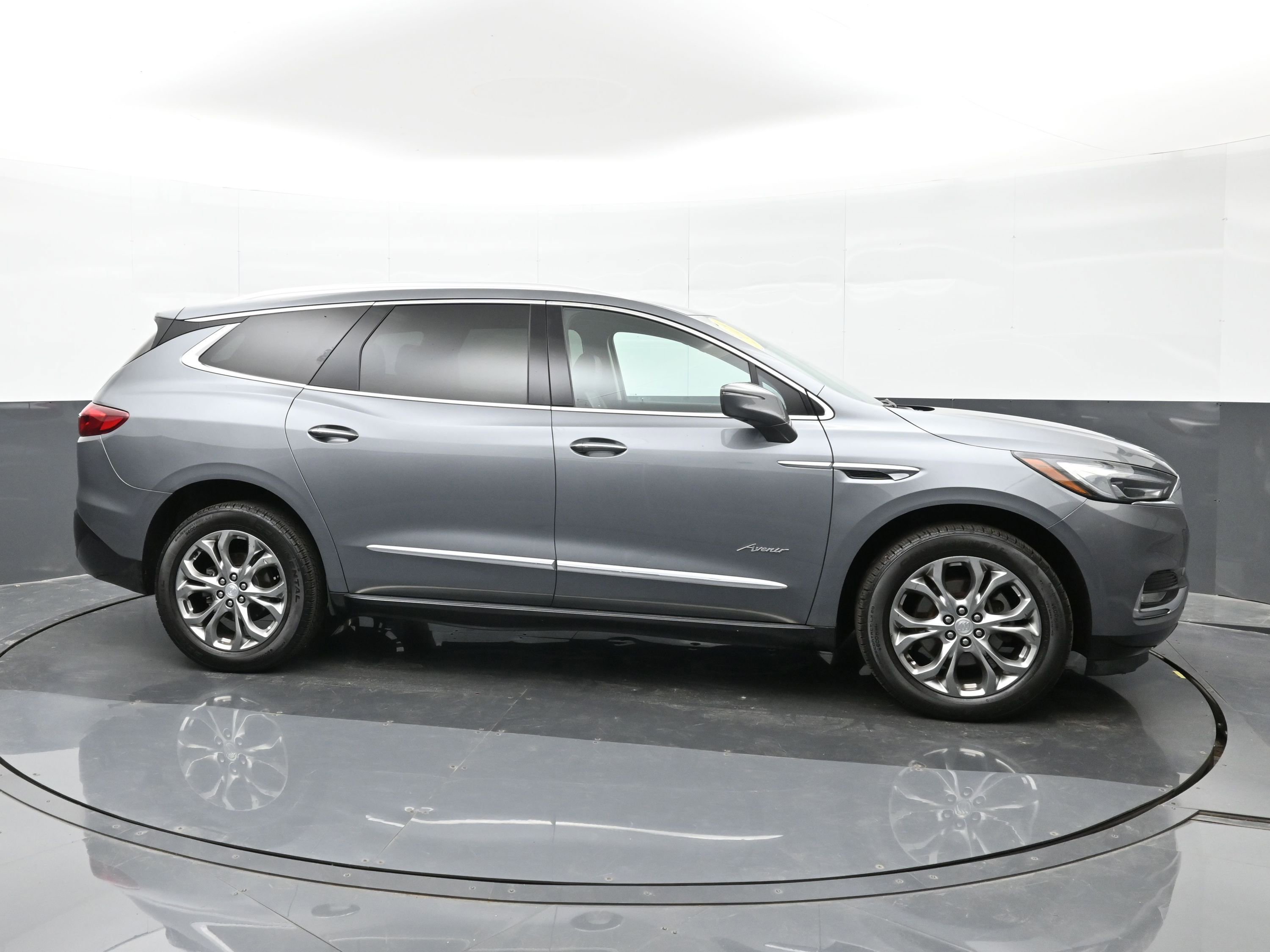 Used 2019 Buick Enclave Avenir w/ Avenir Technology Package image 9