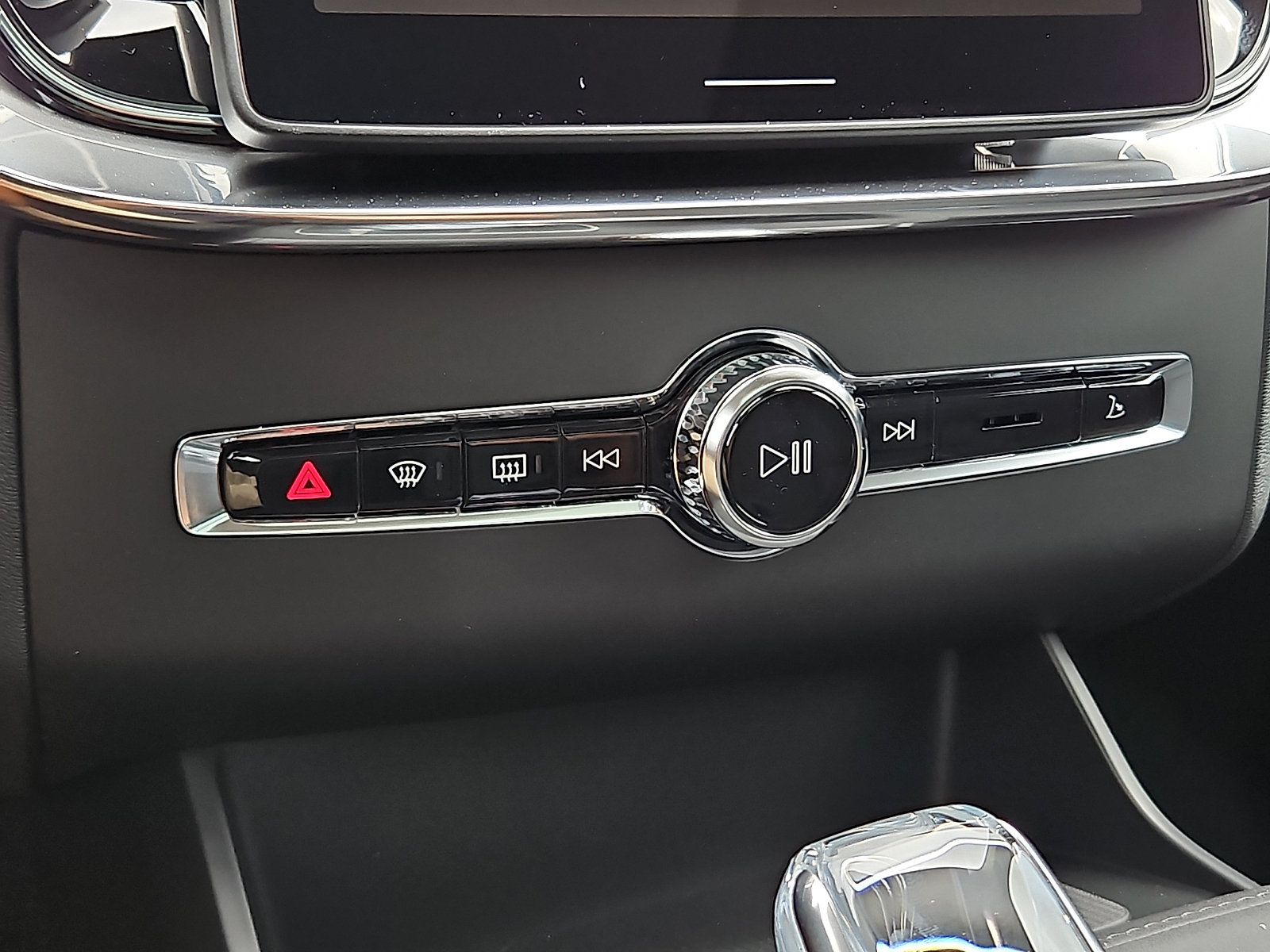 New 2026 Volvo XC90 T8 Plus w/ Protection Package Premier AWD/4WD image 14