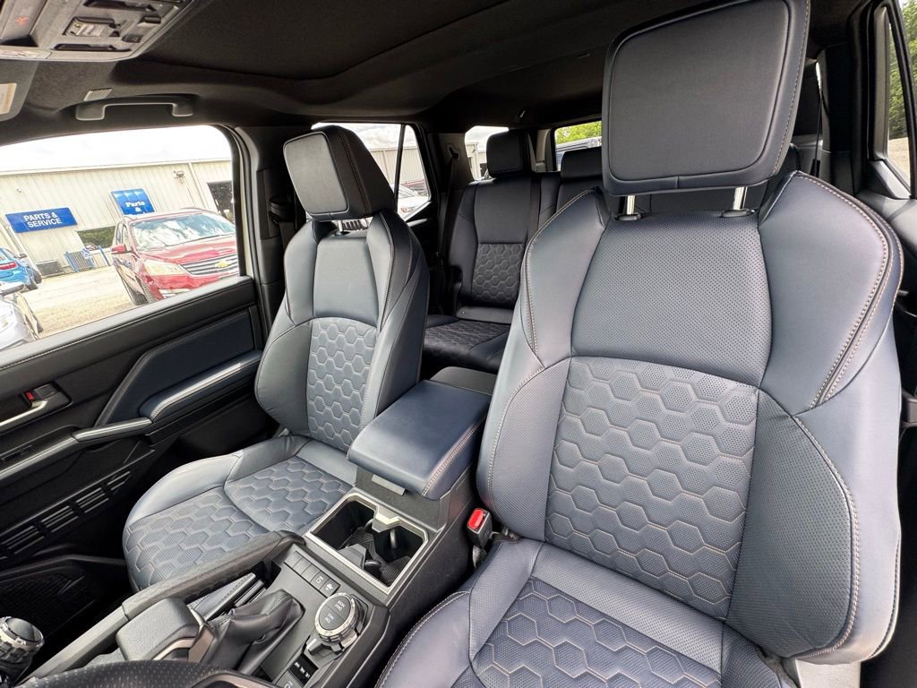 Used 2025 Toyota 4Runner 4WD image 20