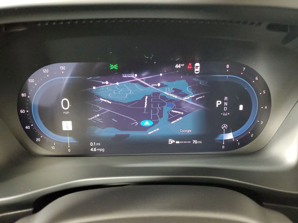 Certified 2025 Volvo XC40 B5 Plus image 30