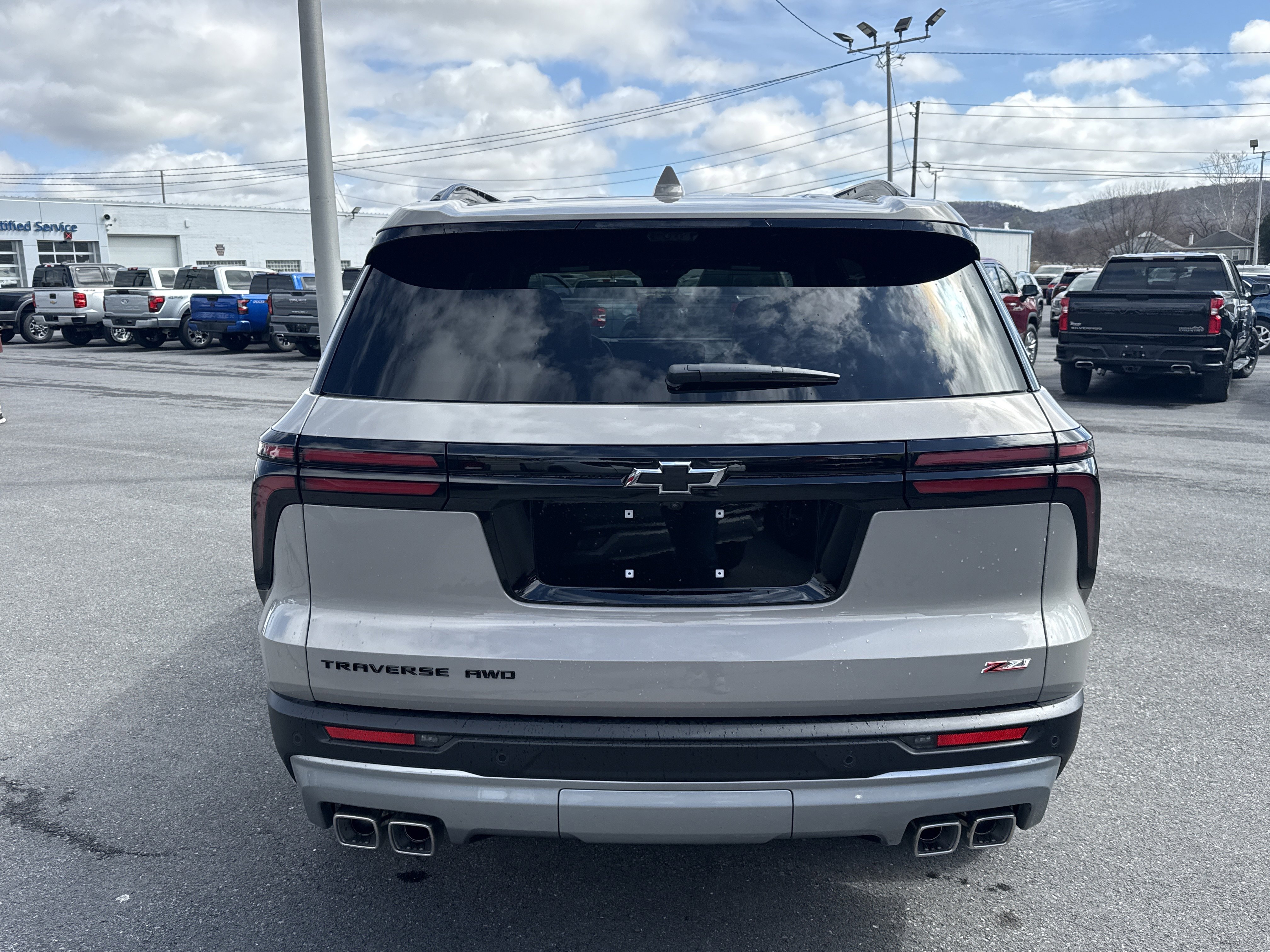 New 2026 Chevrolet Traverse Z71 w/ Driver Confidence Package image 4