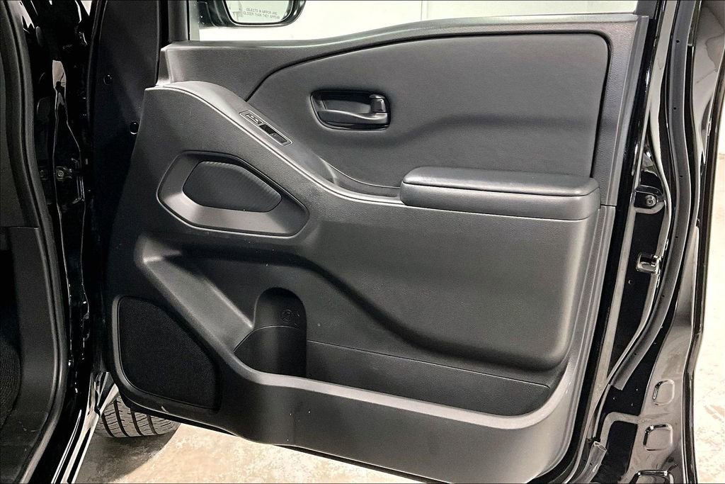 Used 2025 Nissan Frontier S w/ S Utility Package image 22