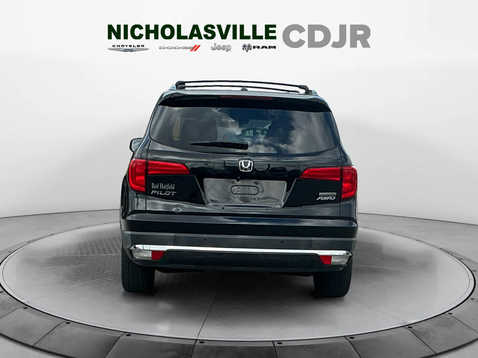 Used 2018 Honda Pilot Touring image 4