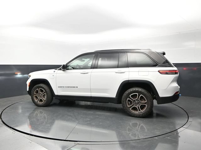 Used 2023 Jeep Grand Cherokee Trailhawk w/ Luxury Tech Group III AWD/4WD image 2
