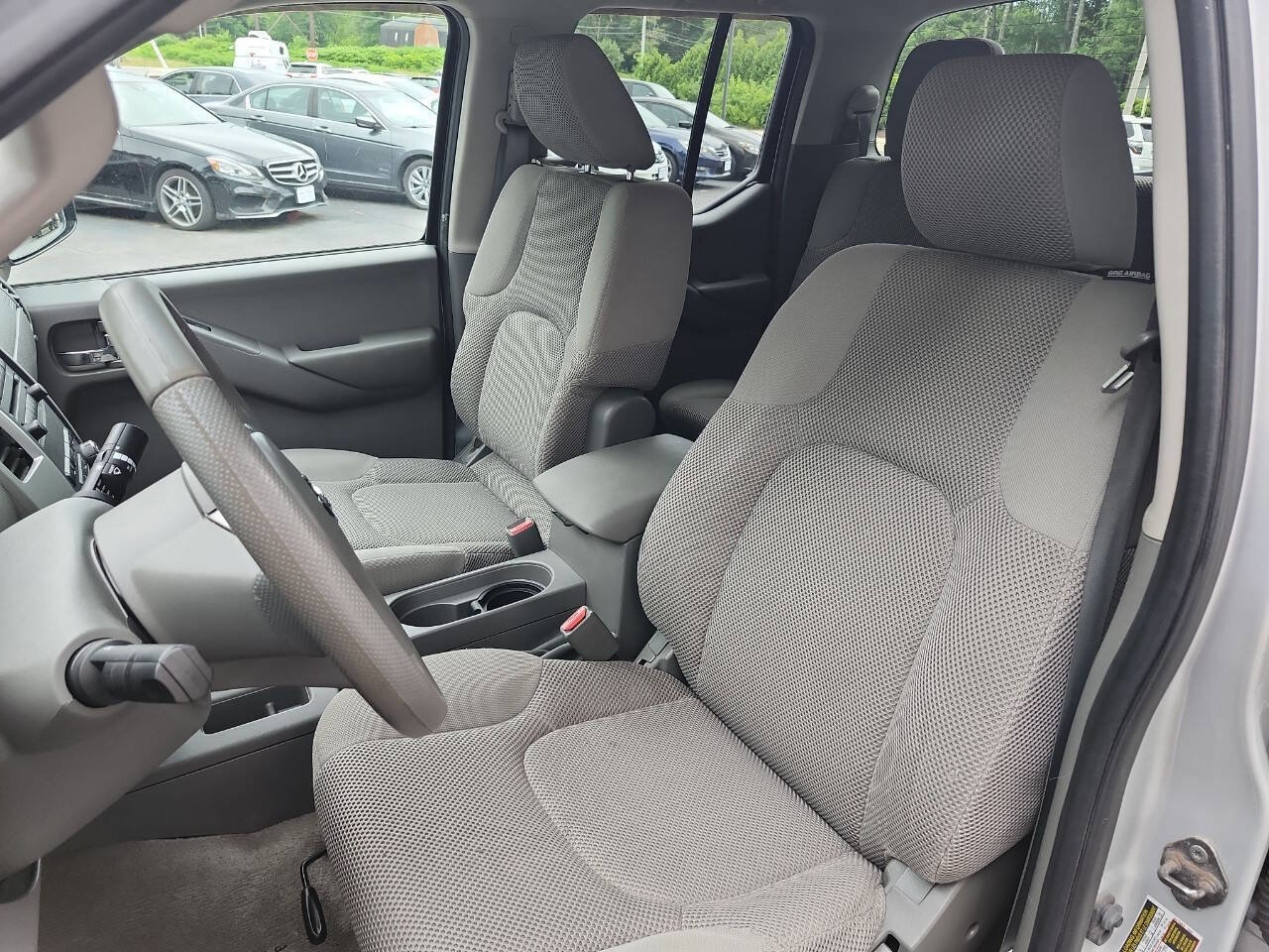 Used 2012 Nissan Frontier SV w/ SV Premium Utility Pkg image 16