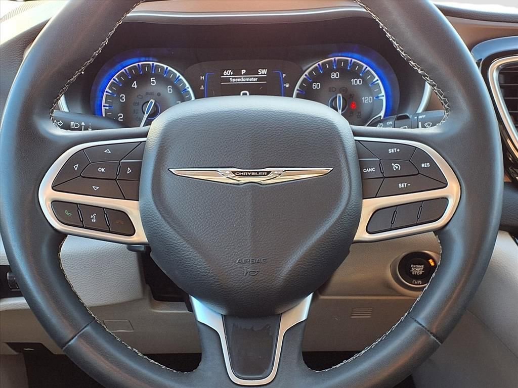 Used 2023 Chrysler Voyager LX image 19