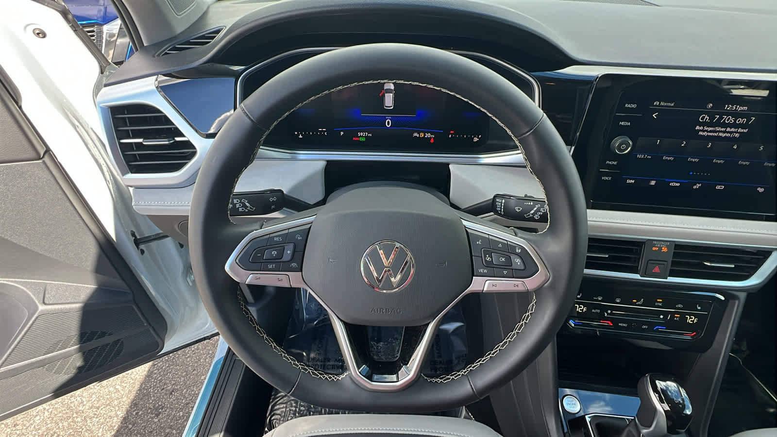 Used 2025 Volkswagen Taos SE image 18