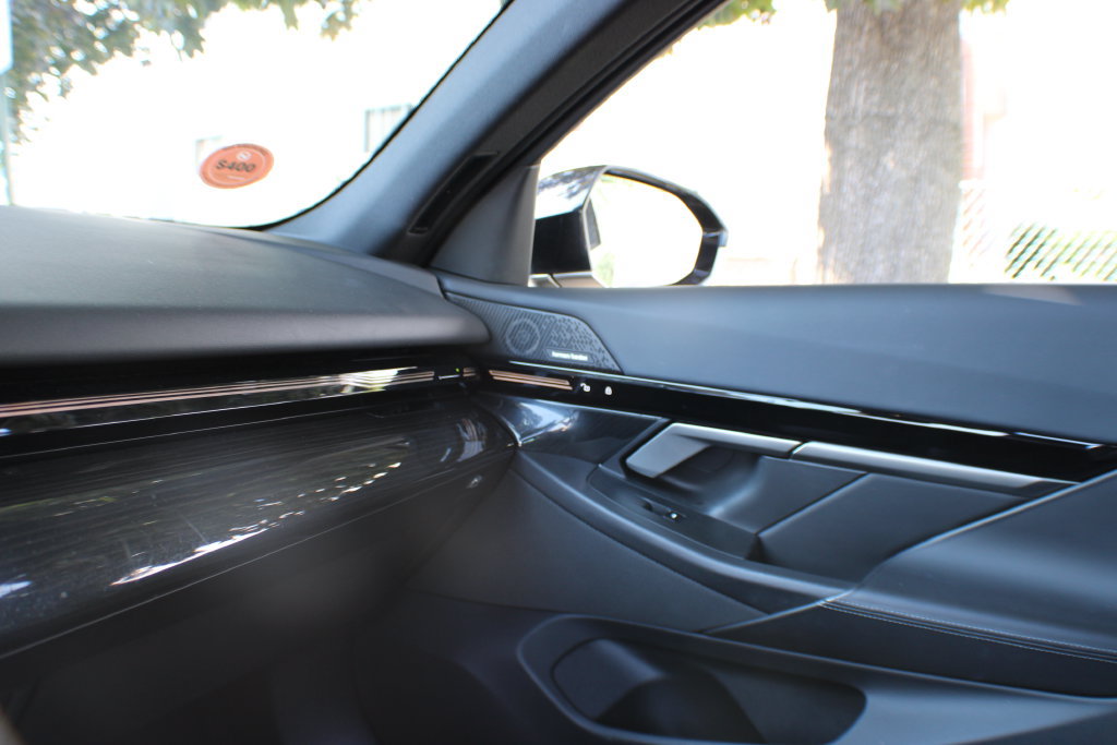 Used 2025 BMW 530i RWD image 18