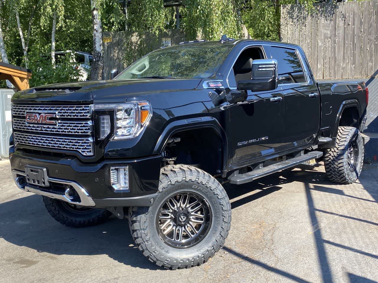 Used 2020 GMC Sierra 2500 Denali w/ Denali Ultimate Package AWD/4WD image 1