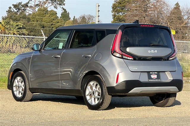 Used 2024 Kia Soul LX w/ Option Group 015 image 9