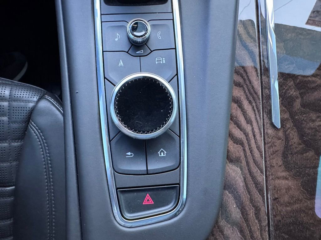 Used 2023 Cadillac Escalade ESV Sport Platinum w/ LPO, ONYX Package image 33