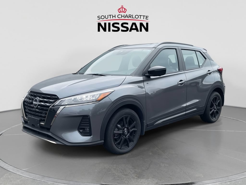 Used 2023 Nissan Kicks SR w/ SR Premium Package FWD image 3