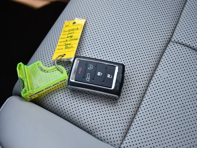 Used 2021 Jeep Grand Cherokee L Overland w/ Advanced Protech Group III image 14