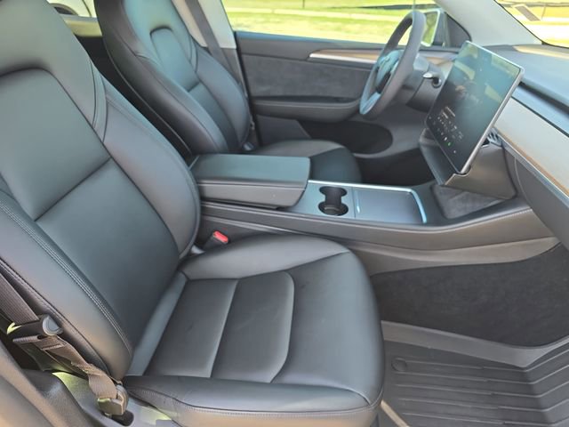 Used 2023 Tesla Model Y Long Range image 10