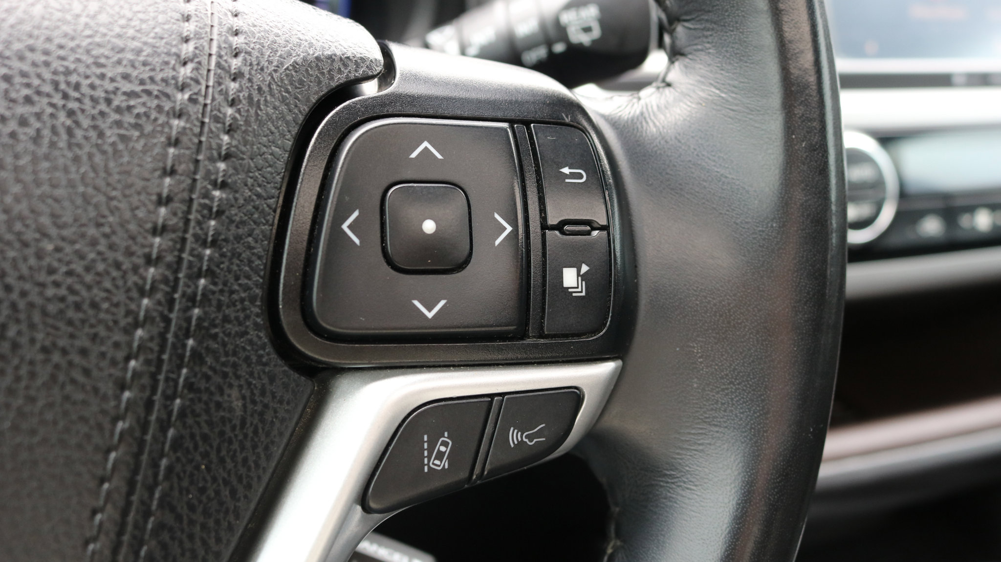 Used 2019 Toyota Highlander XLE image 10