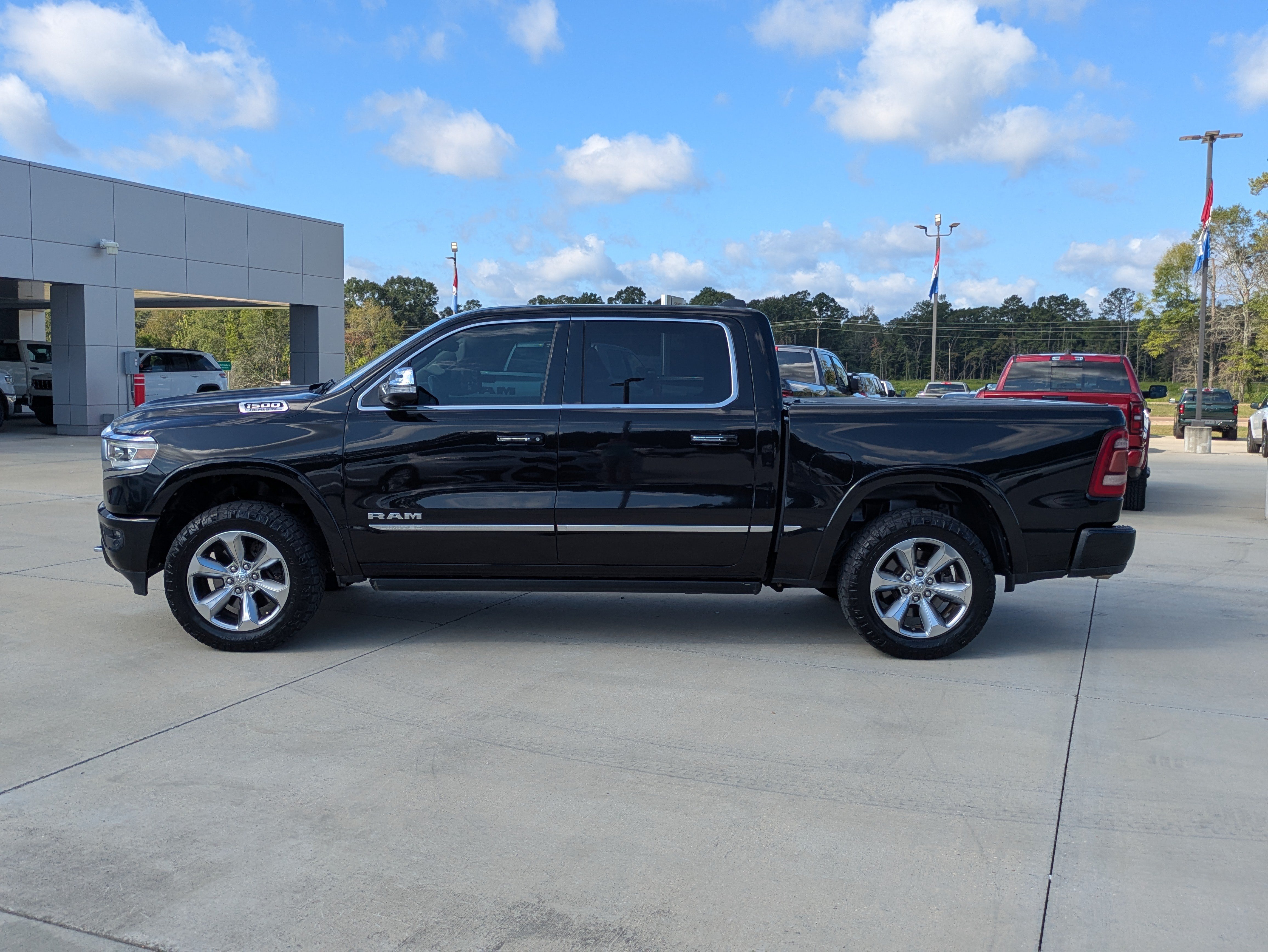 Used 2019 RAM 1500 Limited w/ Advanced Safety Group AWD/4WD image 2