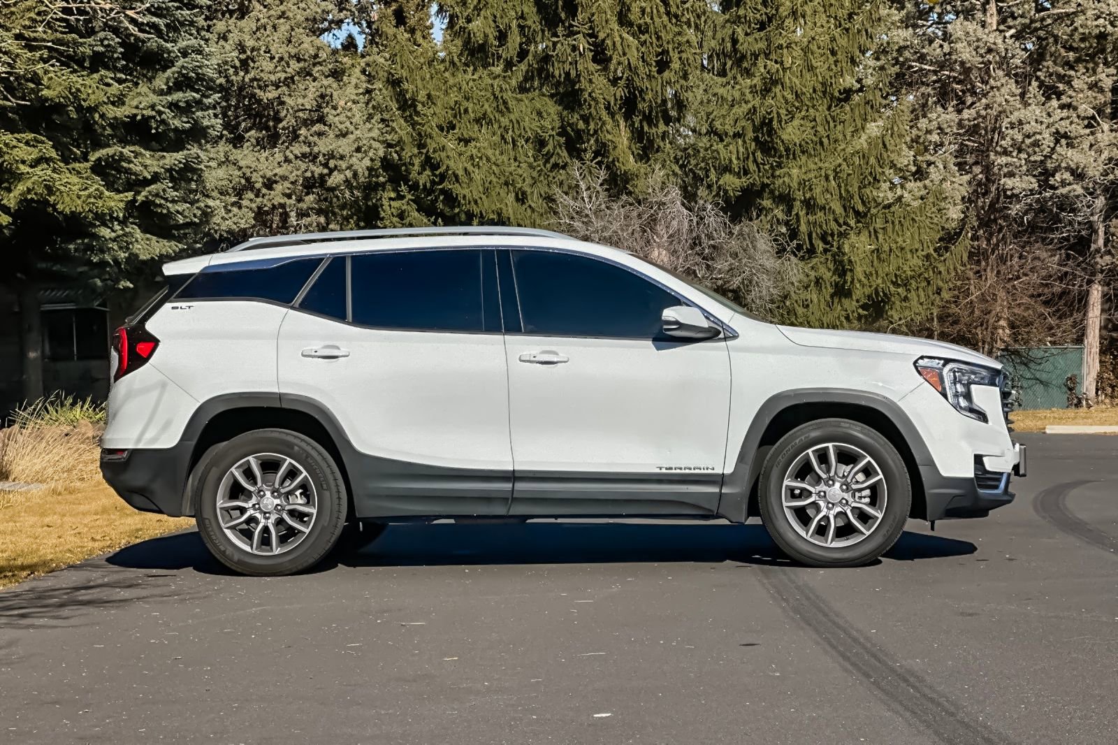 Used 2024 GMC Terrain SLT video 3