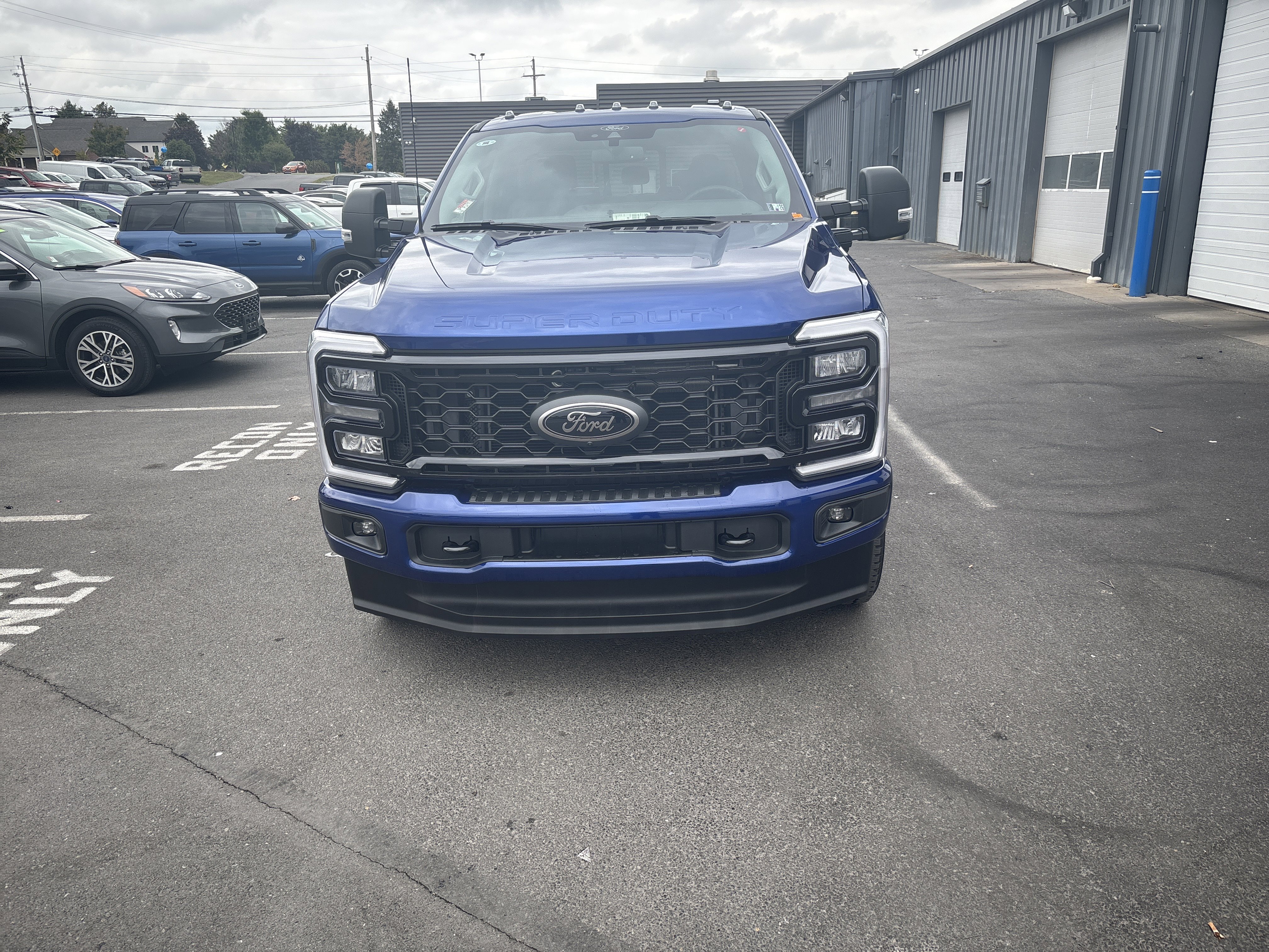 New 2026 Ford F250 4x4 Crew Cab Super Duty image 9