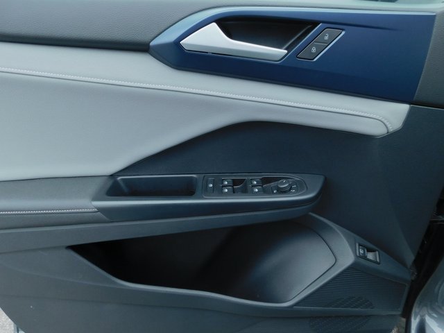 Used 2024 Volkswagen Taos SE image 26