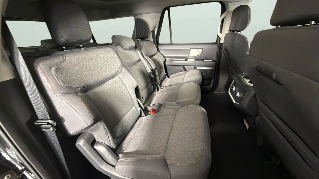 Used 2025 Ford Expedition Max Active image 34