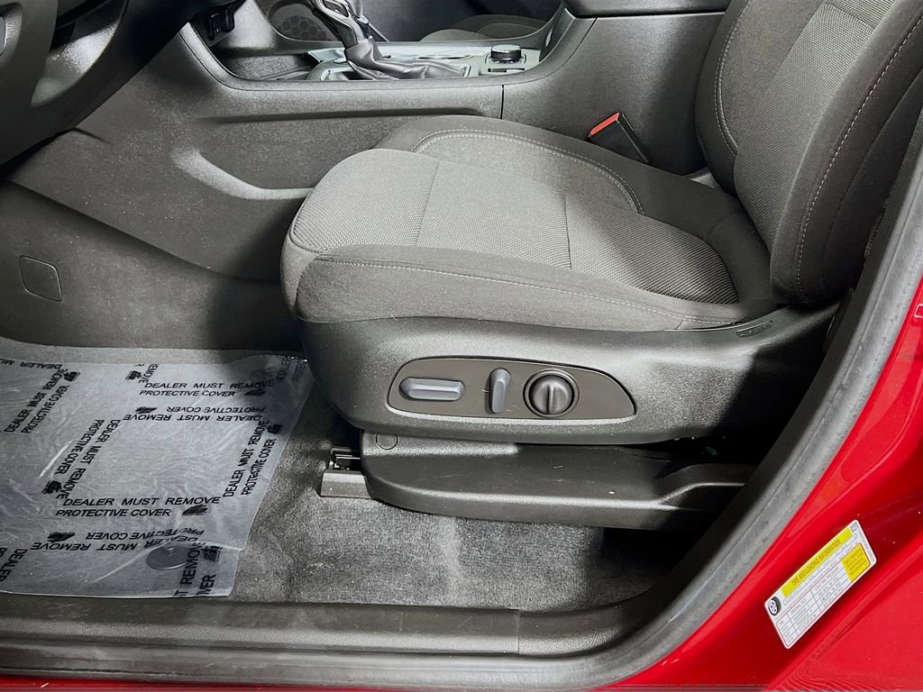 Used 2023 Chevrolet Traverse LT image 18