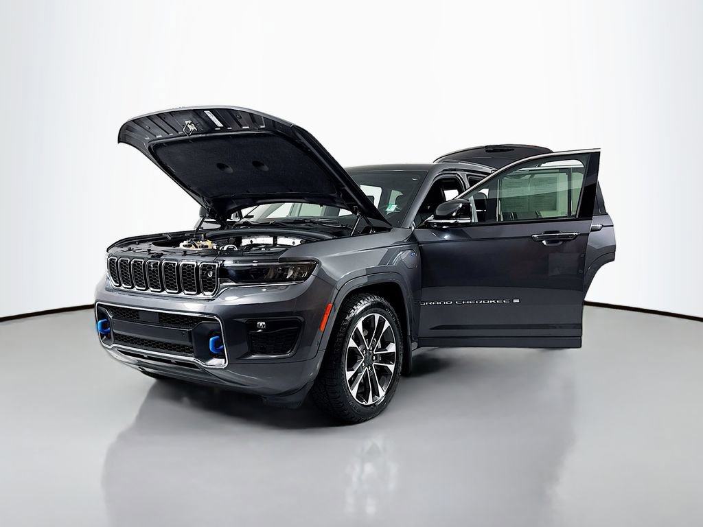 Used 2022 Jeep Grand Cherokee Overland w/ Advanced Protech Group III AWD/4WD image 26