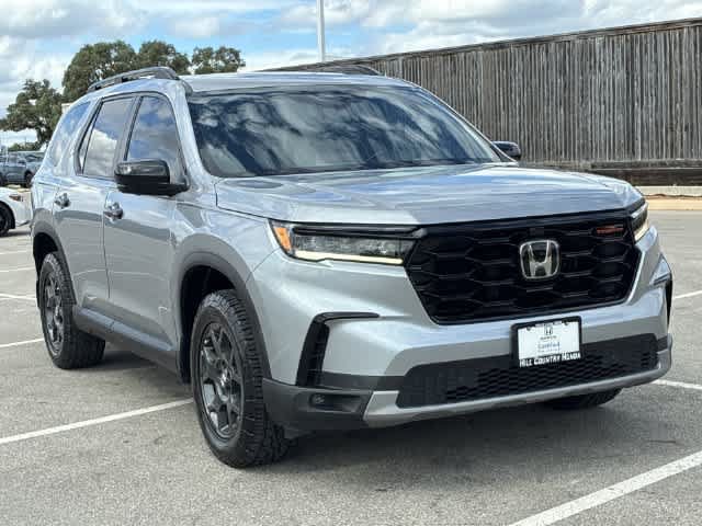 Certified 2025 Honda Pilot TrailSport image 8
