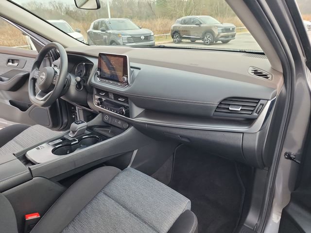 Used 2023 Nissan Rogue SV image 14