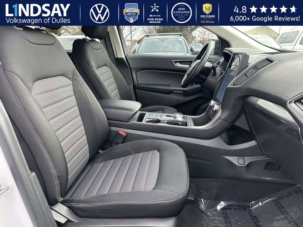 Used 2024 Ford Edge SE w/ Black Appearance Package image 11