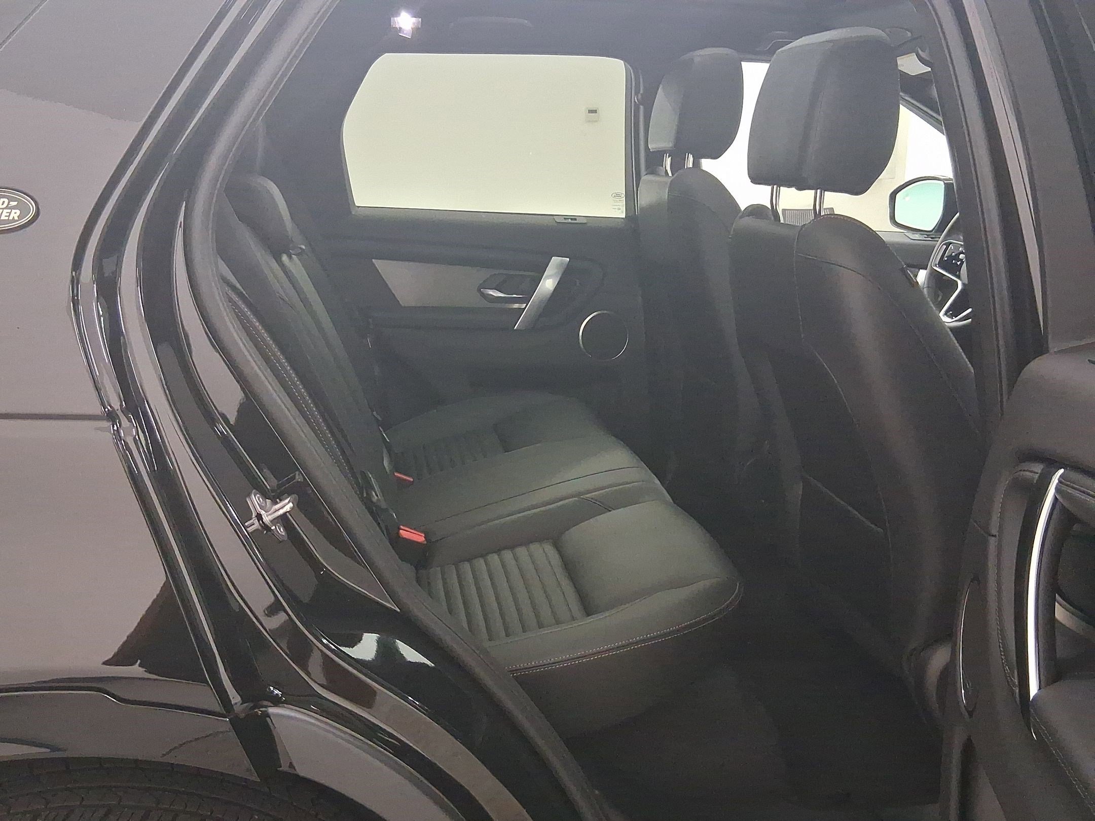 Certified 2025 Land Rover Discovery Sport Dynamic SE AWD/4WD image 33