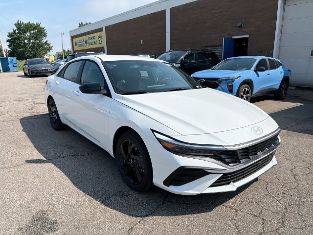 New 2026 Hyundai Elantra Sport FWD image 18