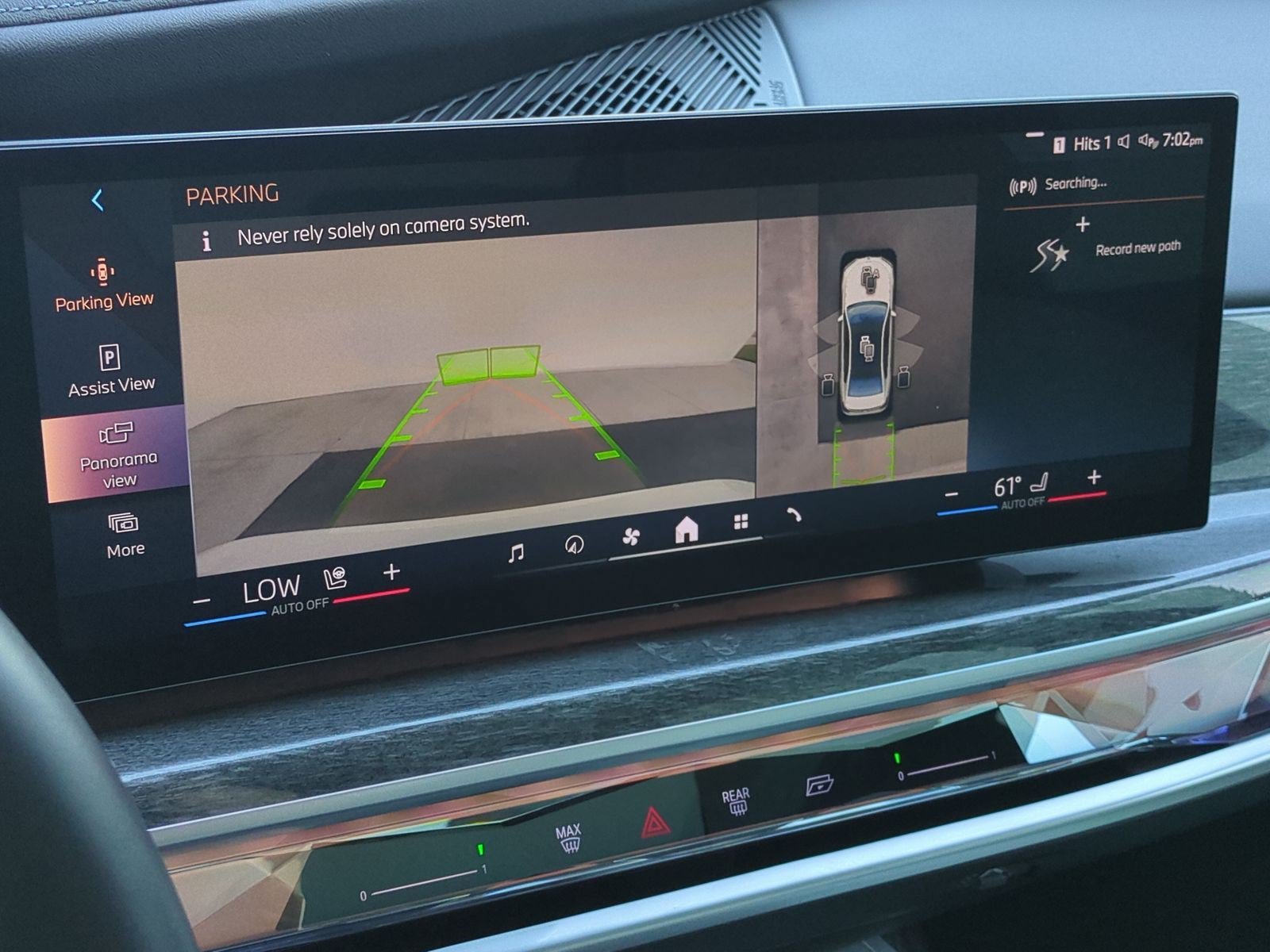 Certified 2024 BMW i7 eDrive50 w/ M Sport Package RWD image 25