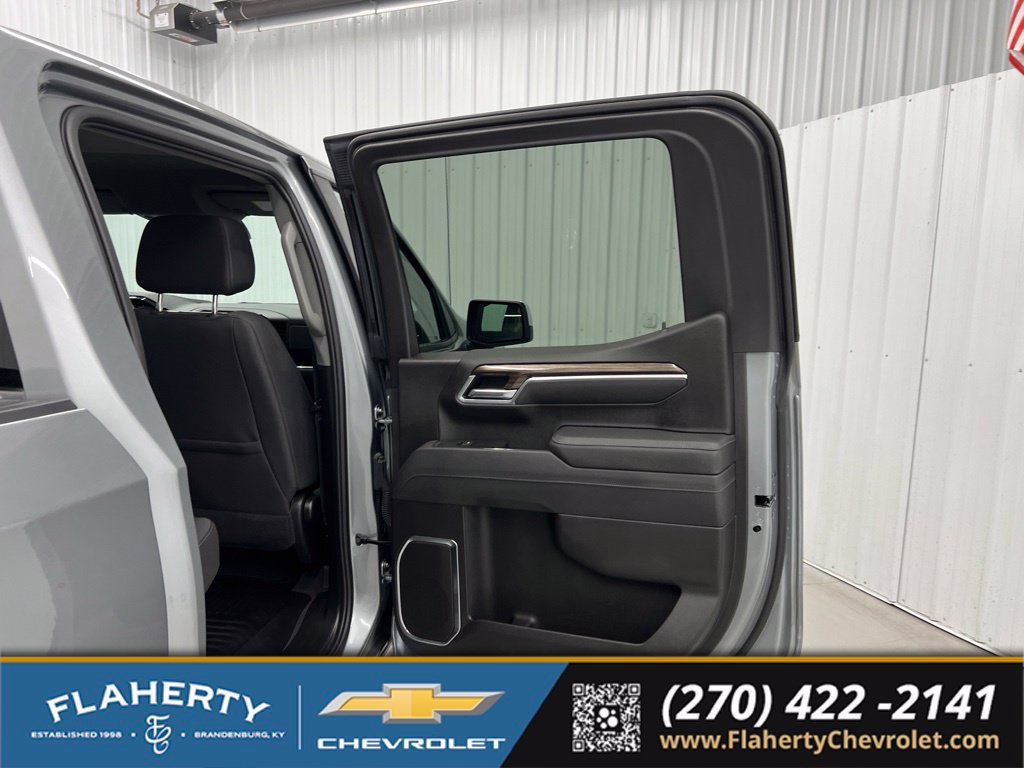 Used 2025 Chevrolet Silverado 1500 LT AWD/4WD image 12