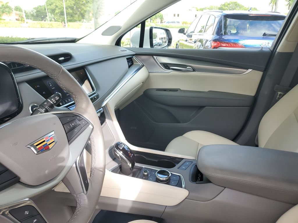 Certified 2023 Cadillac XT5 Premium Luxury w/ Technology Package FWD image 23