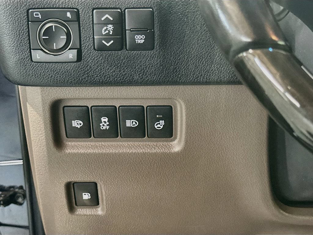 Used 2021 Lexus GX 460 Premium w/ Premium Package AWD/4WD image 10