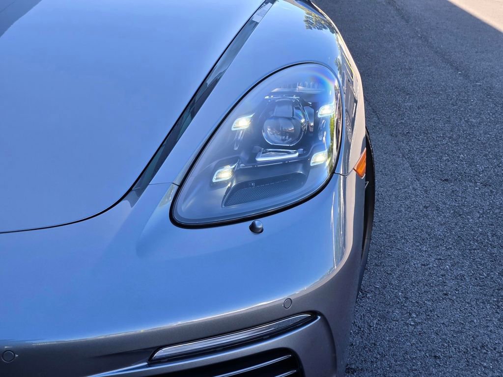 Used 2025 Porsche 718 Boxster image 12